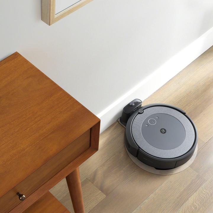 Actual product image iRobot Roomba Combo i5 (Vacuum mopping robot)