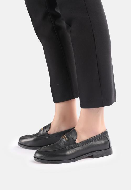 Inuovo Einfach und vielseitig zu kombinieren, lässt sich dieser stilvolle und klassische Slipper von