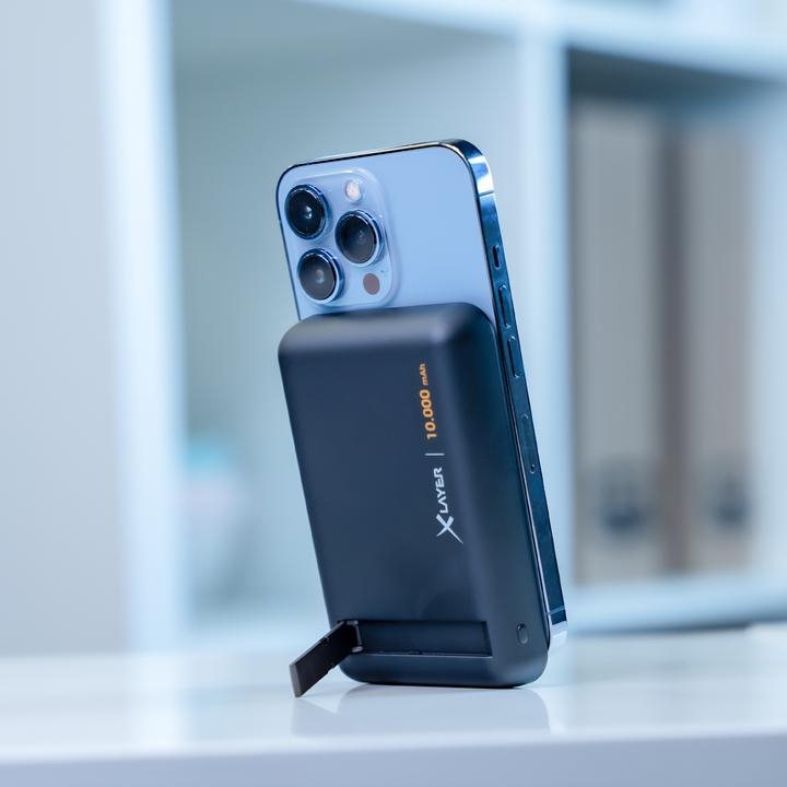 Produktbild Xlayer Magfix Pro Kabelloses Schnellladegerät Powerbank mit Stand 10.000mAh 20W Schwarz (10000 mAh, 20 W, 37 Wh)