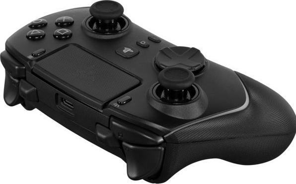 Actual product image Razer Wolverine V2 Pro (PS5, PC)