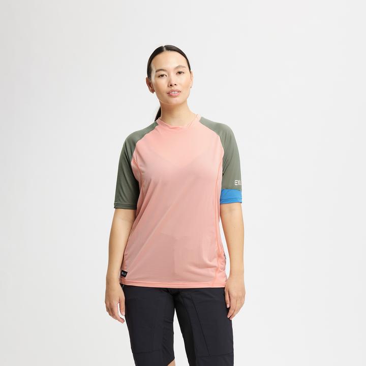 Actual product image Elevenate W Grit Shortsleeve Jersey (S)