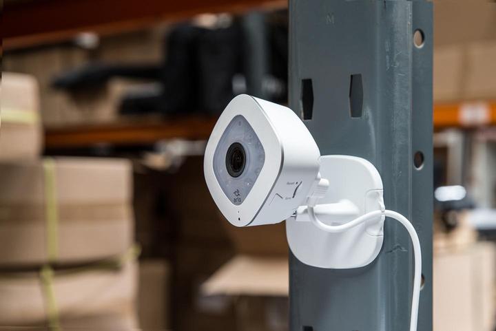 Actual product image Arlo Q Plus VMC3040S (1920 x 1080 Pixels)