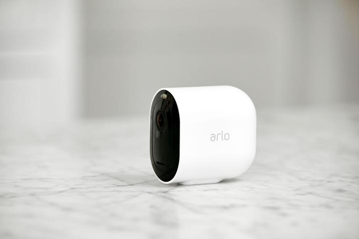Actual product image Arlo Pro 3 Spotlight, kit 2 cameras white (2560 x 1440 Pixels)