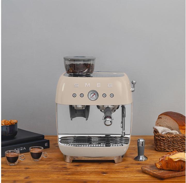 Actual product image Smeg EGF03CREU (EU plug)