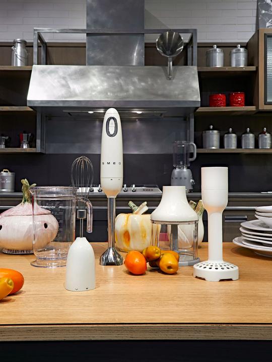 Actual product image Smeg 50's retro style with accessories