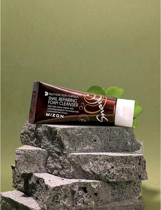 Actual product image Mizon snail repair foam cleanser (Foam, 60 ml)