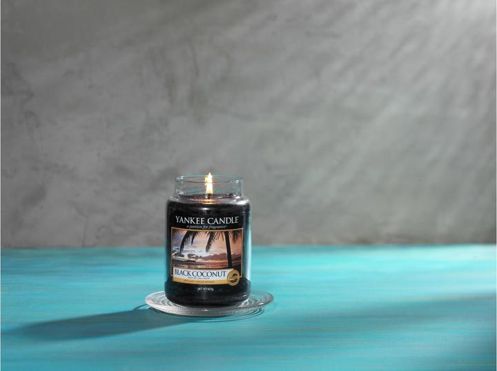 Image du produit Yankee Candle Black Coconut (411 g)