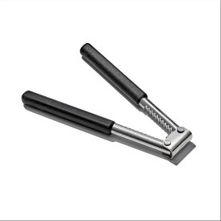 Actual product image OXO Nutcracker for nuts and seafood
