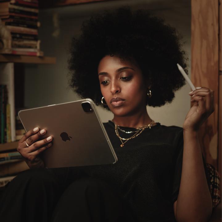 Produktbild Apple iPad Pro 2020 (4. Gen) (nur WLAN, 12.90", 128 GB, Space Grey)
