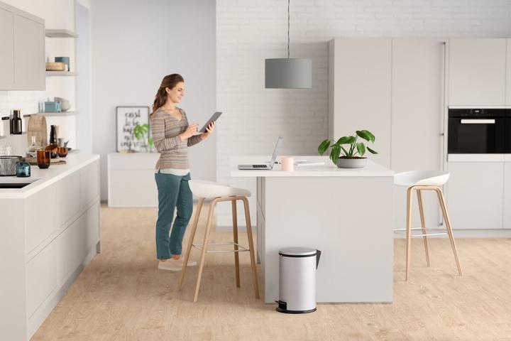 Actual product image Hailo Pedal bin M (12 l)