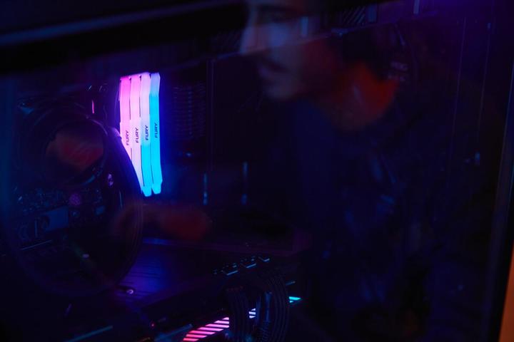 Produktbild Kingston FURY Renegade RGB (2 x 32GB, 6400 MHz, DDR5-RAM, DIMM)