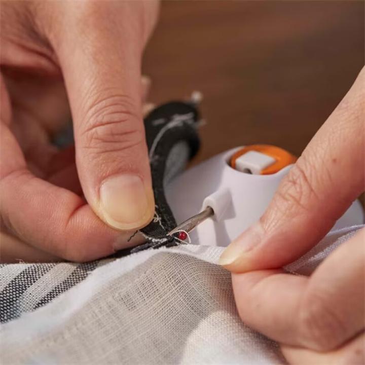 Actual product image Fiskars Seam ripper white, orange (9 cm)