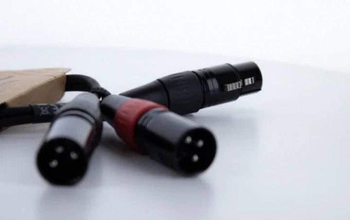 Produktbild Cordial EY 0,3 FMM XLR Y-Adapter (1x XLR-Buchse 3 polig - 2x XLR-Stecker 3 polig (0.30 m)