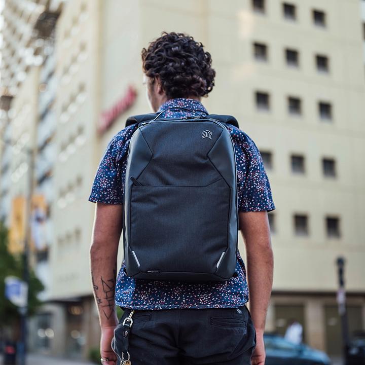Produktbild STM Myth Backpack 18L do MacBook Pro 15" / MacBook Pro 16" / Notebook 15" - 16" black