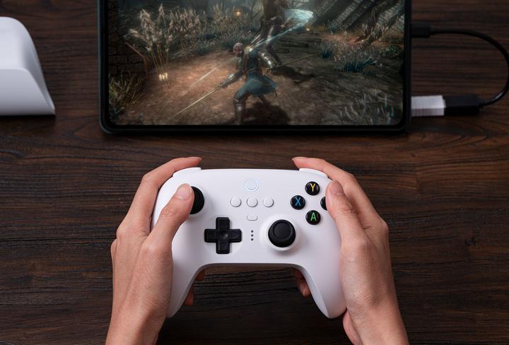 Image du produit 8bitdo Ultimate Controller avec station de chargement (Switch, PC)