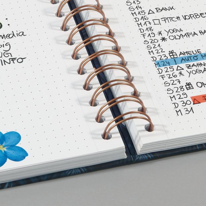 Actual product image Jolie Spiral notebook (A5, Checked, Hardcover)