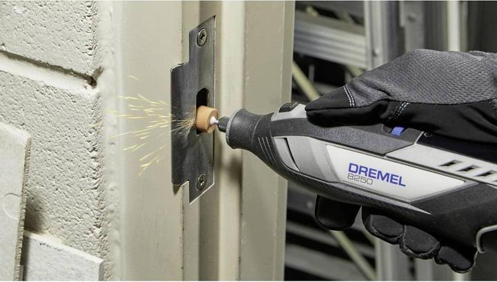 Immagine prodotto Dremel 8250 2.0 Ah 12V Li-Ion 5-tlg. Zubehör