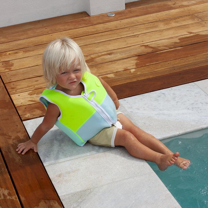 Produktbild Sunnylife Kinder Schwimmweste 1-2 Salty the Shark (1, 2, bis 11 kg)