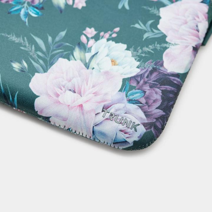 Actual product image Trunk Neoprene Sleeve (13", Apple)