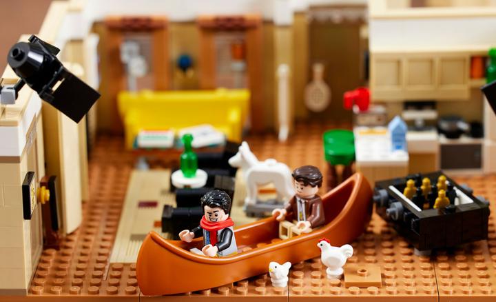 Actual product image LEGO Friends Apartments (10292, LEGO Friends, LEGO Rare Sets)