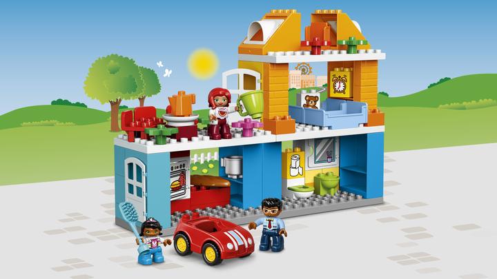 Actual product image LEGO family house (10835)