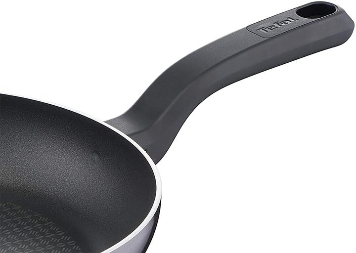 Produktbild Tefal Resist (28 cm, Bratpfanne, Aluminium)