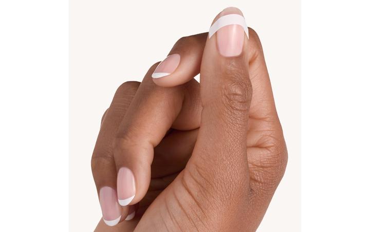Immagine prodotto essence Manicure francese con stencil 01 Suggerimenti e trucchi francesi (Essiccatore smalto per unghie, Bianco)