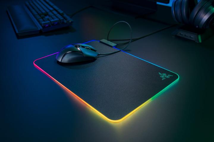 Produktbild Razer Firefly V2 (L)