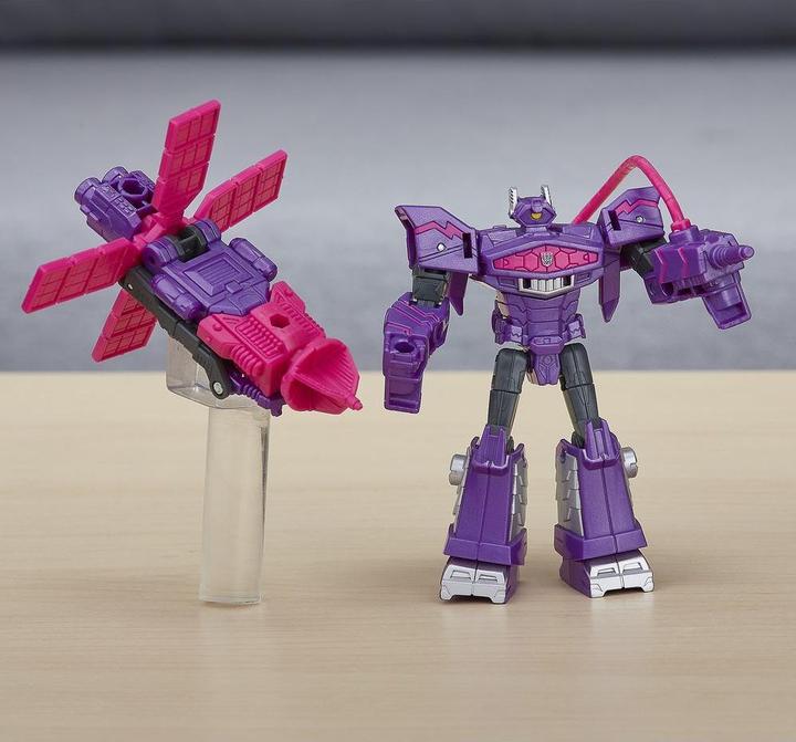 Actual product image Hasbro Spark Armor Decepticon Shockwave