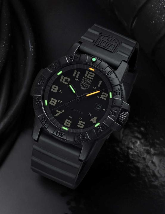 Actual product image Luminox Navy Seal XS.0330 Turtle Giant (Diving watch, 44 mm)