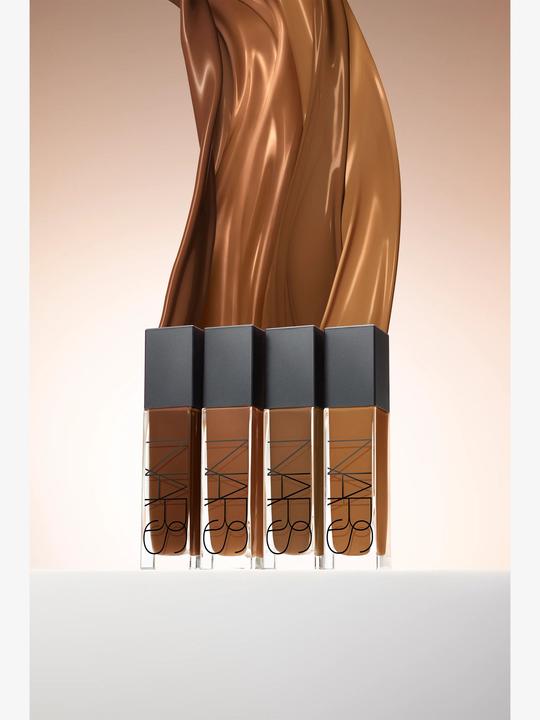 Immagine prodotto NARS Cosmetics Fondotinta Radioso Naturale Longwear (Namibia)