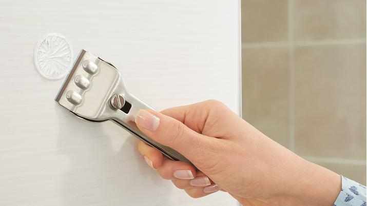 Actual product image tesa DRAAD shower squeegee incl. adhesive solution without drilling