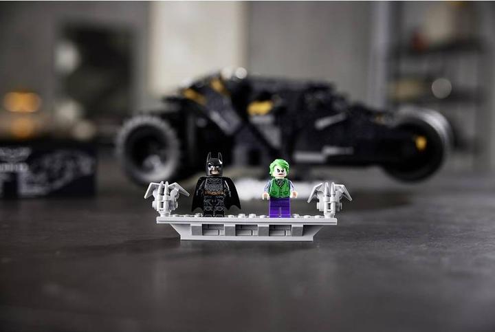 Image du produit LEGO Batmobile Tumbler (76240, LEGO DC, LEGO difficiles à trouver)