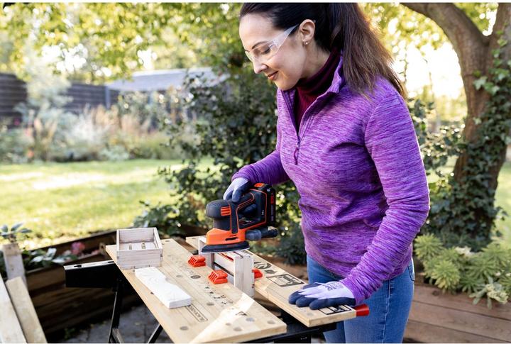 Image du produit Black & Decker BDCDS18NXJ (Plateau de ponçage triangulaire, 18 W)