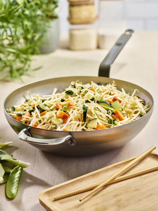 Actual product image de Buyer Rounded wok with counter handle 32 cm (32 cm, Wok, Steel)