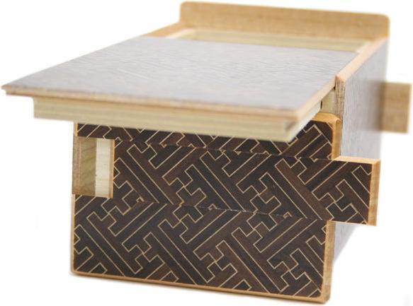 Actual product image Maruyama Himitsu Bako - Kurosaya (21 steps) - Japanese puzzle box