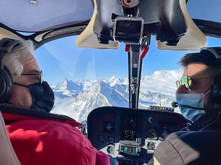 Actual product image Smartbox Lama SA315B helicopter flight of 30 minutes with briefing for 4 people (4 pers.)