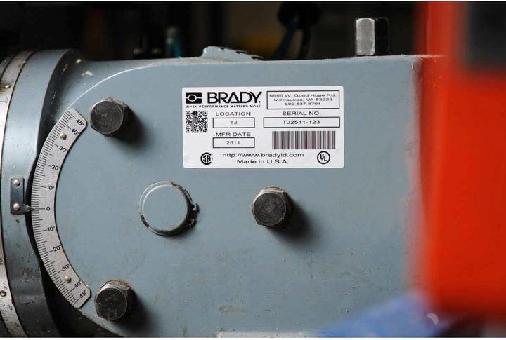 Actual product image Brady B30-18-438, metallised polyester, matt, 76.20 x 25.40 mm, tamper-proof, permanent (1