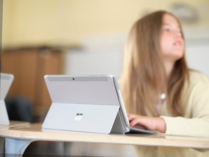 Produktbild Microsoft Surface Go 3 (10.50", Intel Pentium Gold 6500Y, 8 GB, 128 GB)