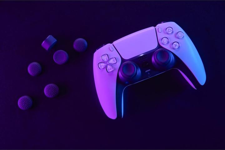 Image du produit Urage Kit d'embouts de manette de jeu 8en1 pour PlayStation/Xbox (Xbox Series X, PS5)