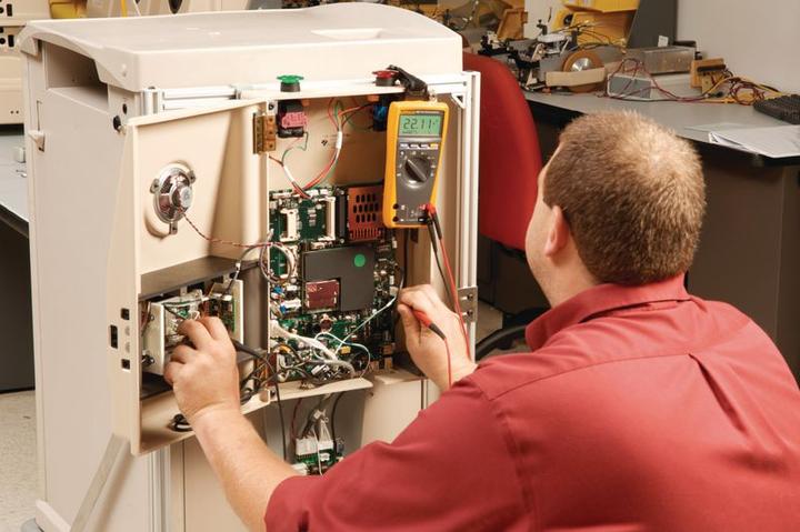Produktbild Fluke 179 Multimeter (CAT III 1000V, CAT IV 600V)