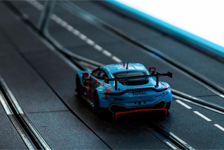 Immagine prodotto Carrera Aston Martin