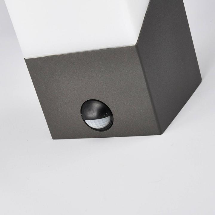 Actual product image Lucande Outdoor wall lamp Kiran with motion detector (790 lm, E27, IP44)