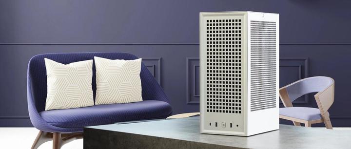 Actual product image Hyte Revolt 3 (ITX)