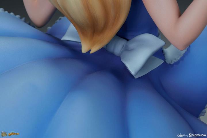 Actual product image Sideshow Fairytale Fantasies Collection "Alice in Wonderland" Statue