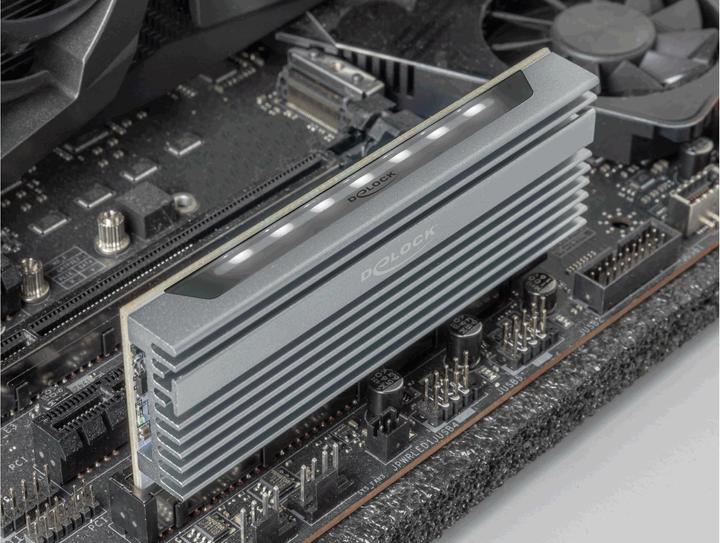 Image du produit Delock Carte PCI Express x16 (x1 / x4 / x8) vers 1 x NVMe M.2 Key M avec éclairage LED