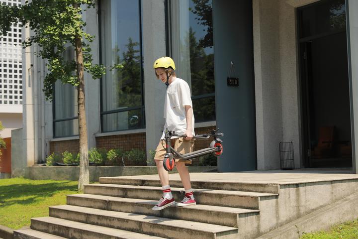 Actual product image Segway-Ninebot ZING C20 (16 km/h, 20 km, 150 W)