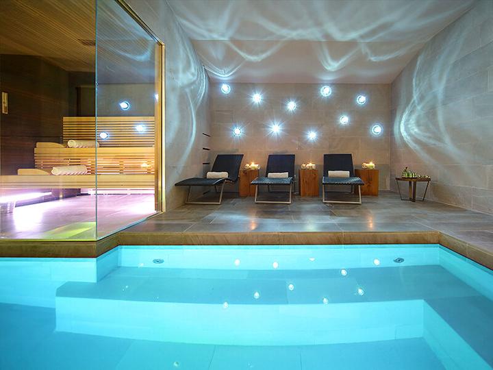 Image du produit Smartbox Parenthèse romantique d'exception avec accès au spa et repas au Grand Hotel Campione 5* (2 pers.)