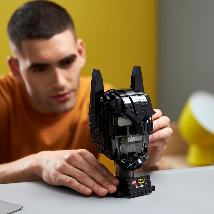 Actual product image LEGO Batman helmet (76182, LEGO DC)