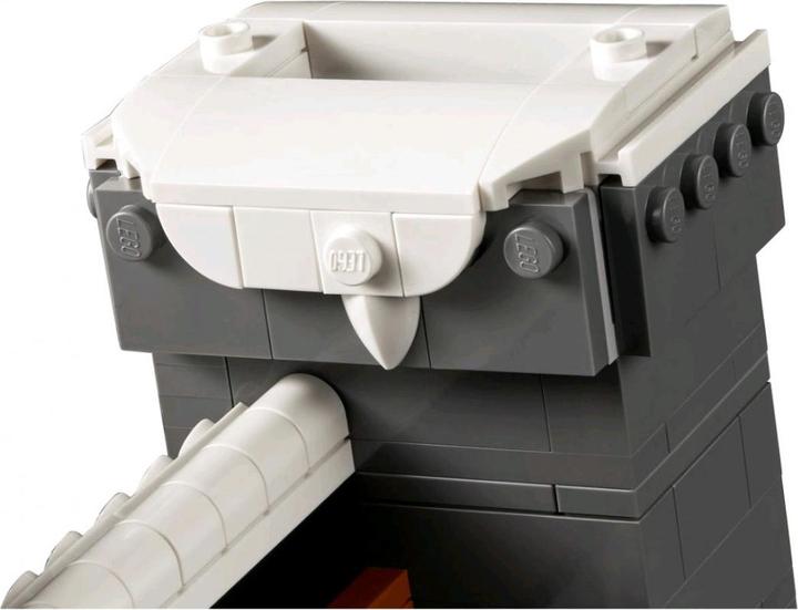 Actual product image LEGO Visit of Santa Claus (10293, LEGO Creator Expert, LEGO Rare Sets)